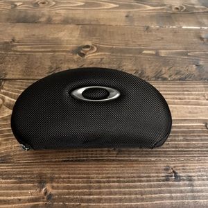 Oakley sunglasses case, black with zipper- case ONLY